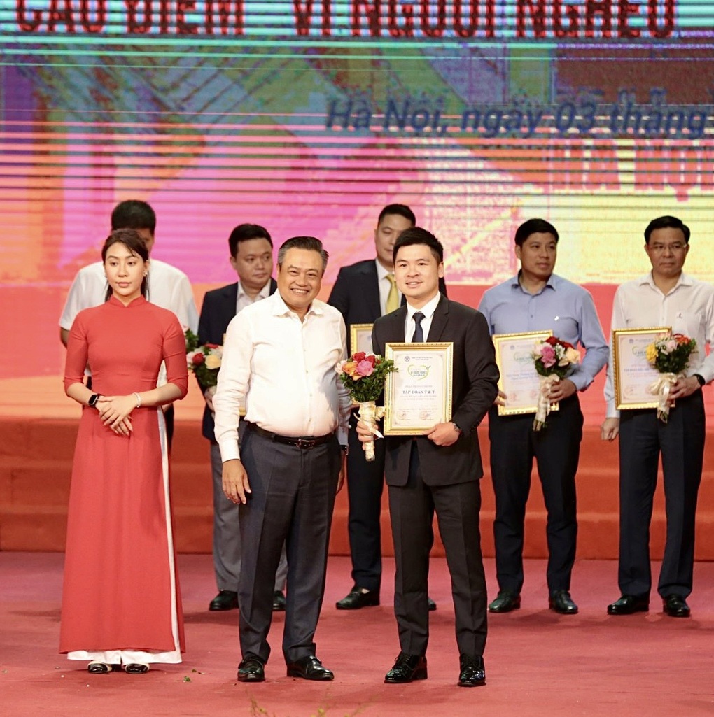 TT Group ủng hộ một tỷ đồng cho Quỹ Vì người nghèo TP Hà Nội - 1 TT Group ủng hộ một tỷ đồng cho Quỹ Vì người nghèo TP Hà Nội - 1