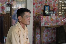 "Đến lúc chết vợ tôi cũng chưa có cái nhà đàng hoàng để ở"