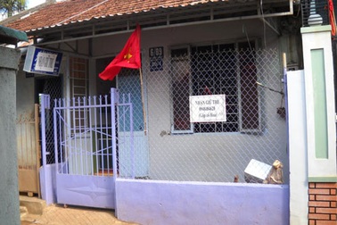 Thêm một bảo mẫu hành hạ trẻ? 