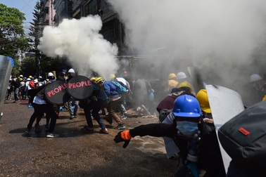 Cảnh sát Myanmar bị cáo buộc sử dụng bạo lực khiến một quan chức thiệt mạng