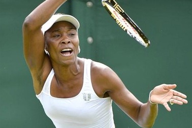 Venus Williams làm nên cú sốc đầu tiên cho Wimbledon