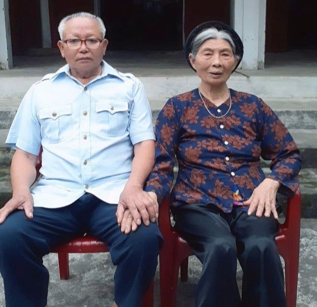 Cụ ông tuổi 90 dỗi yêu vợ vì đi viện 9 ngày không gọi điện hỏi thăm - 2 Cụ ông tuổi 90 dỗi yêu vợ vì đi viện 9 ngày không gọi điện hỏi thăm - 2
