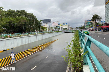 Trận mưa lịch sử vượt mực chịu đựng của cơ sở hạ tầng