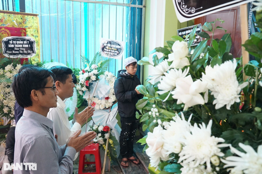 Thăm hỏi gia đình các học sinh bị đuối nước - 2 Thăm hỏi gia đình các học sinh bị đuối nước - 2