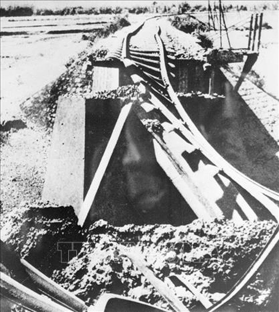 Xem lại những hình ảnh thời khắc trọng đại của lịch sử dân tộc - 14