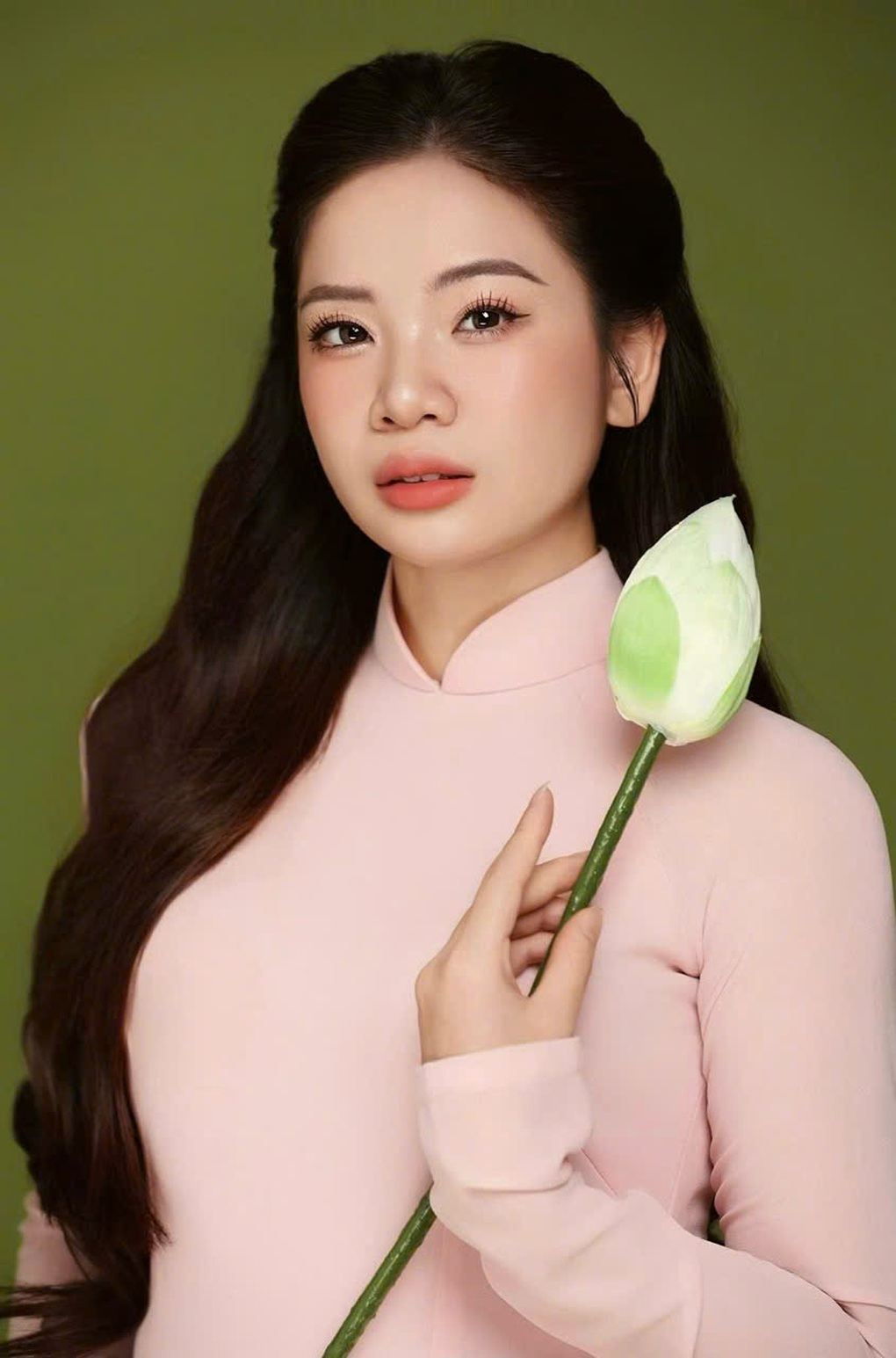 Hà Thu Hằng: Thay đổi sau giải thưởng âm nhạc, xúc động hát ca khúc tri ân - 1 Hà Thu Hằng: Thay đổi sau giải thưởng âm nhạc, xúc động hát ca khúc tri ân - 1