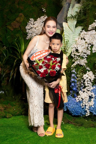 Giang Hồng Ngọc: “Tôi muốn hát đến 70 tuổi, không có khái niệm nghỉ hưu” - 10