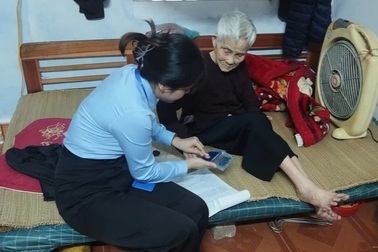 Khi cán bộ hành chính Hà Nội "đi từng ngõ, gõ từng nhà"