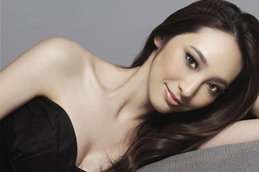 Bạn trai tỷ phú bị đồn vỡ nợ, chân dài Ngô Bội Từ sống tiết kiệm, khép kín