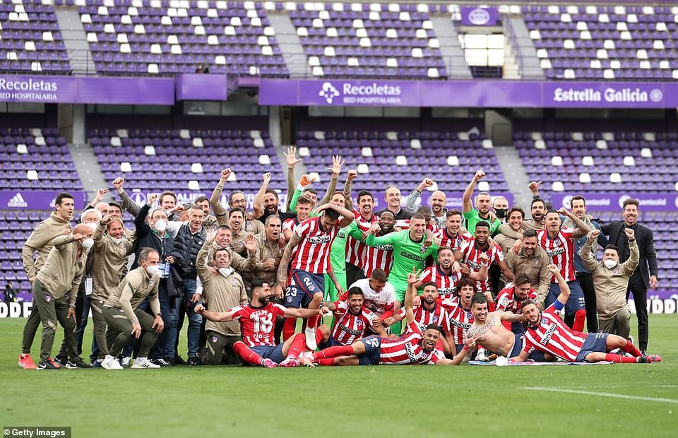 Cổ động viên trẻ qua đời trong khi ăn mừng Atletico Madrid vô địch - 1 Cổ động viên trẻ qua đời trong khi ăn mừng Atletico Madrid vô địch - 1