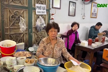 Chủ quán phở Hà Nội bị nghi "đuổi khách khỏi quán vì ngồi xe lăn" lên tiếng