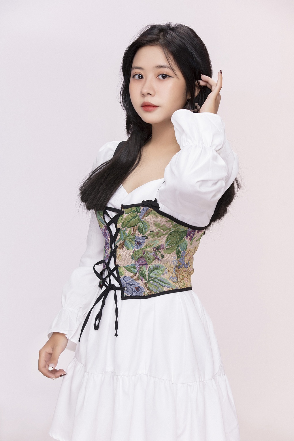 Hồng Nhung The Voice Kids lột xác ngoạn mục sau 8 năm - 6 Hồng Nhung The Voice Kids lột xác ngoạn mục sau 8 năm - 6