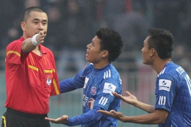 Nguyễn Trọng Thư là trọng tài hay nhất năm 2014