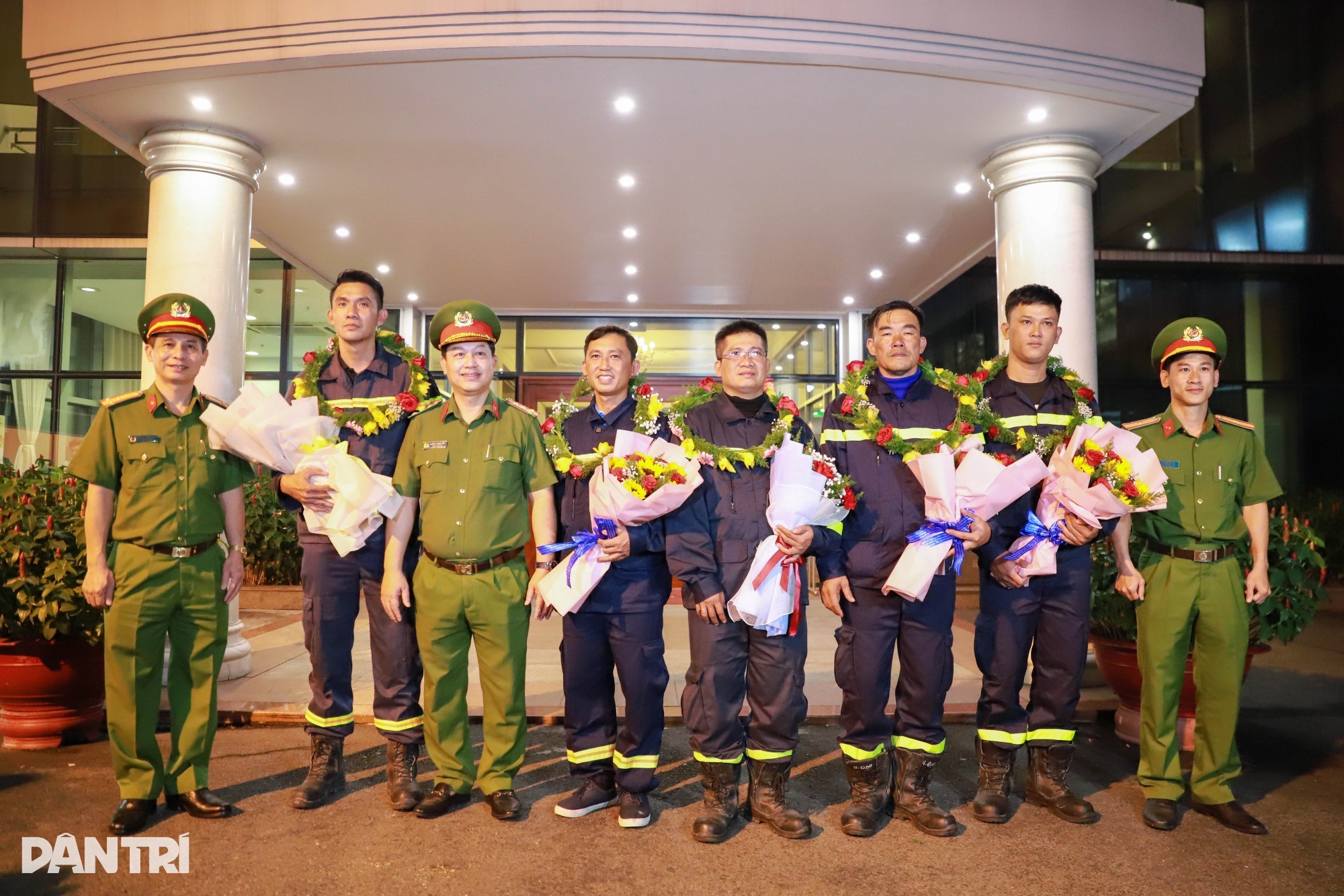 Vợ chiến sĩ cứu nạn ở Thổ Nhĩ Kỳ: Ngày anh đi, chiếc áo ấm chưa kịp đem - 9 Vợ chiến sĩ cứu nạn ở Thổ Nhĩ Kỳ: Ngày anh đi, chiếc áo ấm chưa kịp đem - 9