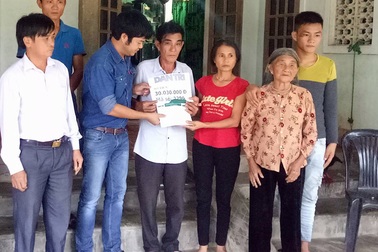 Hà Tĩnh: Hơn 75 triệu đồng đến với 2 hoàn cảnh thương tâm