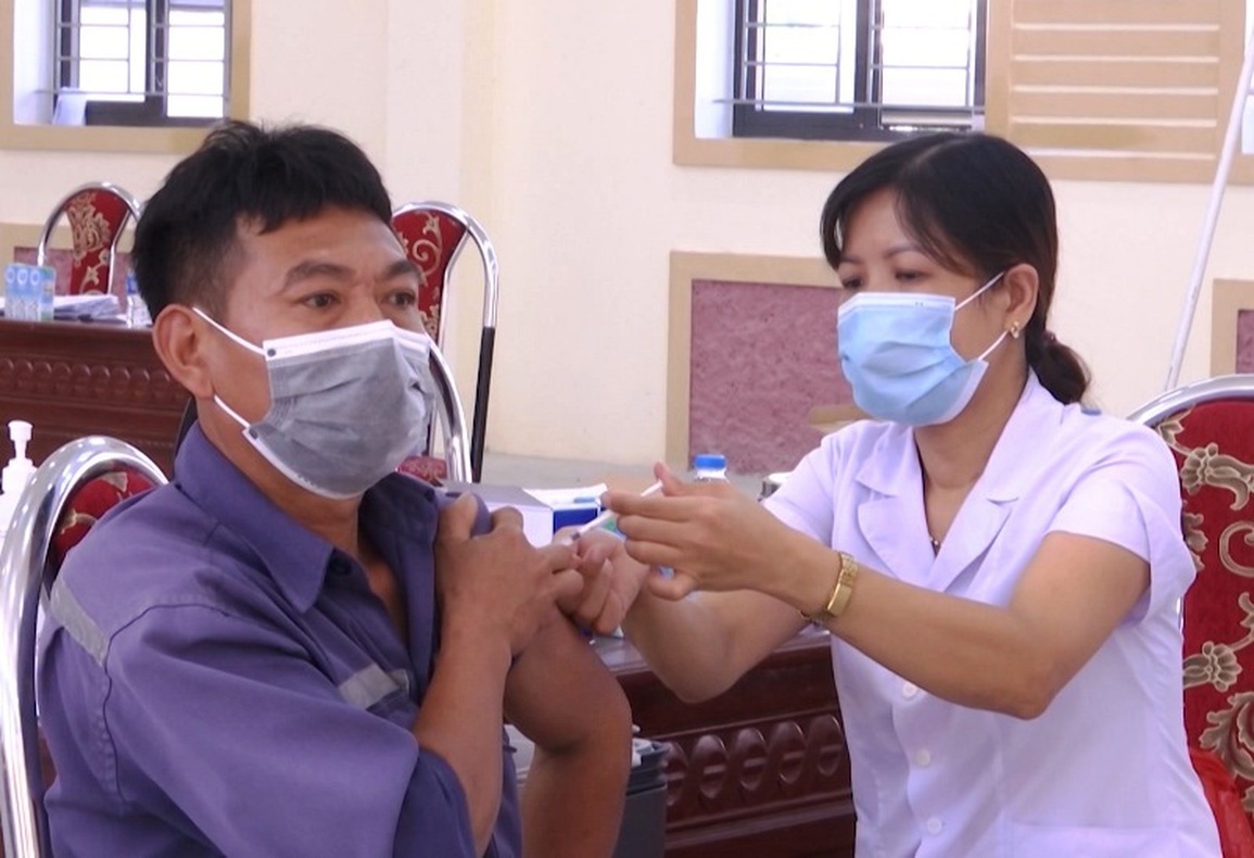 Hơn 1.700 công nhân, người lao động ở Hà Nam là F0 - 2 Hơn 1.700 công nhân, người lao động ở Hà Nam là F0 - 2