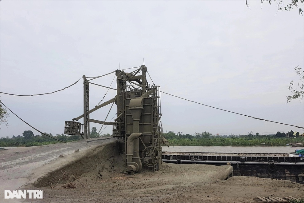 Ninh Bình: Doanh nghiệp, cá nhân đua nhau xâm chiếm hành lang bảo vệ đê - 5 Ninh Bình: Doanh nghiệp, cá nhân đua nhau xâm chiếm hành lang bảo vệ đê - 5