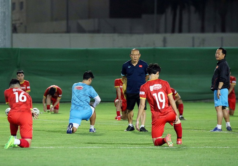 Báo Trung Quốc: HLV Park Hang Seo ra chiêu, đánh lừa Li Tie - 1 Báo Trung Quốc: HLV Park Hang Seo ra chiêu, đánh lừa Li Tie - 1
