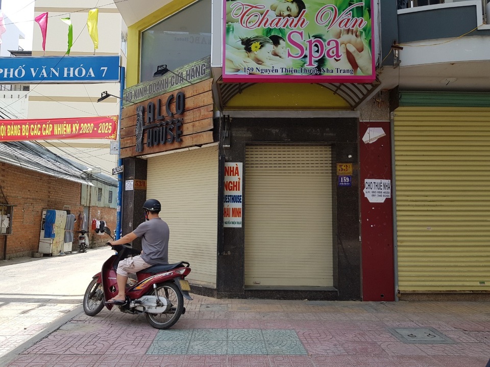 “Làn sóng” trả mặt bằng ở phố du lịch Nha Trang do dịch Covid-19 - 6 “Làn sóng” trả mặt bằng ở phố du lịch Nha Trang do dịch Covid-19 - 6