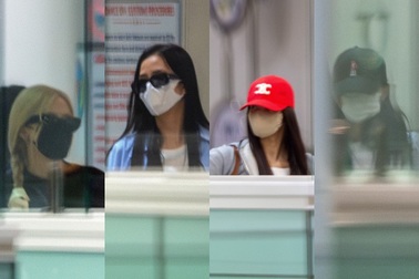 Cận cảnh Blackpink tại sân bay, fan tiếc nuối chưa được chạm mặt thần tượng