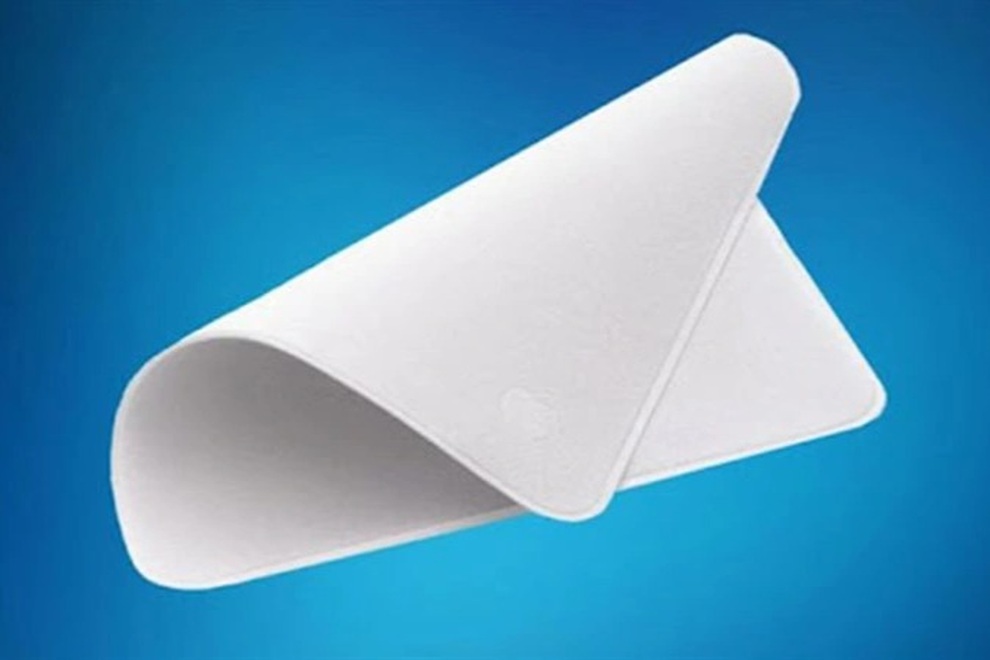 Miếng khăn lau màn hình giá hơn 450.000 đồng của Apple cháy hàng - 1 Miếng khăn lau màn hình giá hơn 450.000 đồng của Apple cháy hàng - 1