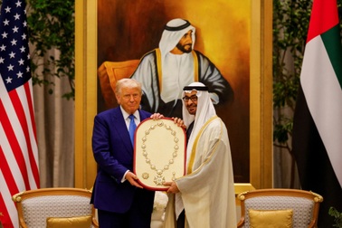 Ông Trump "chốt" loạt thương vụ 2.000 tỷ USD khi công du Trung Đông