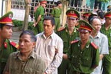 Công an lĩnh án chung thân vì buôn thuốc phiện 