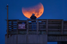 Ngày mai diễn ra hiện tượng "Siêu trăng máu" đầu tiên của năm 2022