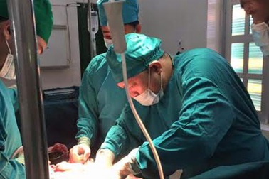 5 Y, bác sỹ hiến máu cứu sống nạn nhân bị trâu húc