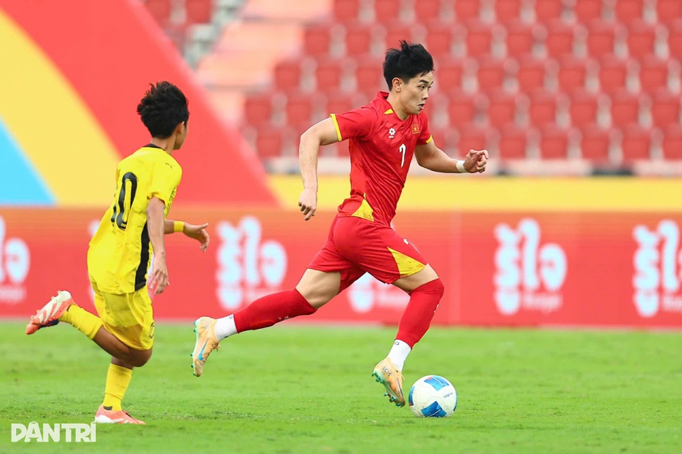 เจาะลึกมื้ออาหารของนักกีฬาชาวเวียดนามในซีเกมส์: เมื่ออยู่ในโรม จงทำตามแบบชาวโรมัน - 5 Cận cảnh bữa ăn của VĐV Việt Nam ở SEA Games: Nhập gia tùy tục - 5