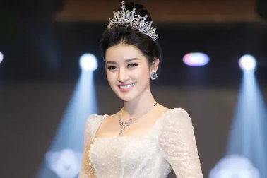 Á hậu Huyền My bất ngờ tuyên bố “đi lấy chồng”