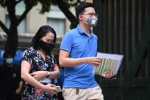 Phụ huynh chuyển con sang trường tư vì "không học thêm là không yên"