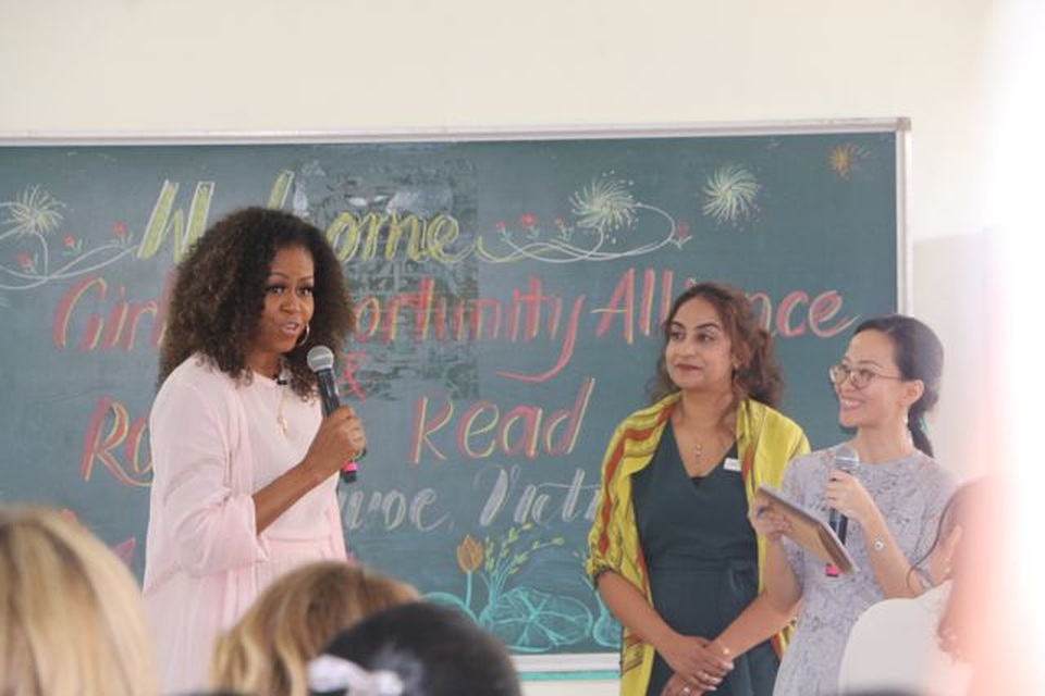 Bà Michelle Obama nhắn gửi nữ sinh Việt: Hãy theo đuổi ước mơ thông qua giáo dục - 8 Bà Michelle Obama nhắn gửi nữ sinh Việt: Hãy theo đuổi ước mơ thông qua giáo dục - 8
