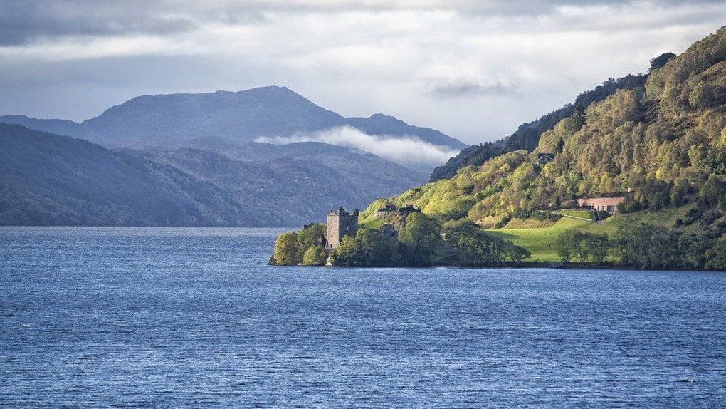 Sinh vật kỳ lạ nghi là quái vật hồ Loch Ness bất ngờ xuất hiện ở biển? - 3 Sinh vật kỳ lạ nghi là quái vật hồ Loch Ness bất ngờ xuất hiện ở biển? - 3