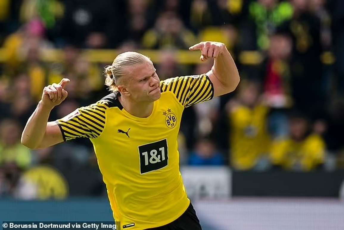 Erling Haaland đến Man City bằng chuyên cơ - 3 Erling Haaland đến Man City bằng chuyên cơ - 3