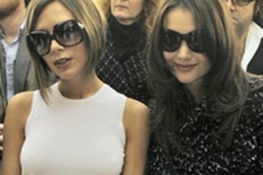 Victoria Beckham và Katie Holmes thiết kế quần áo trẻ em