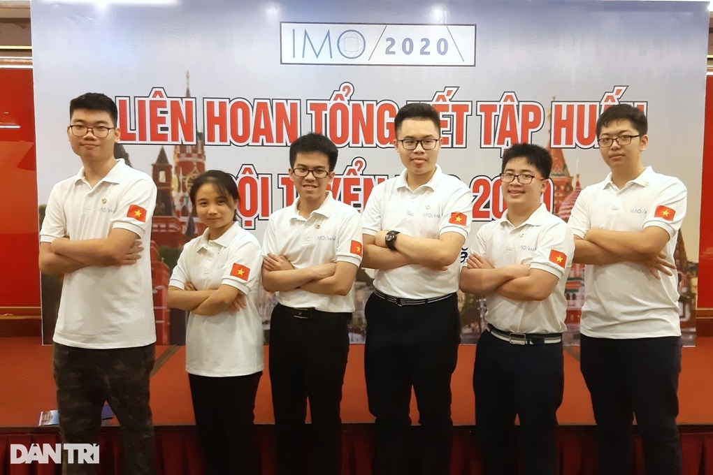 Chàng trai Vàng Olympic Toán quốc tế yêu những con số từ năm 3 tuổi - 4 Chàng trai Vàng Olympic Toán quốc tế yêu những con số từ năm 3 tuổi - 4