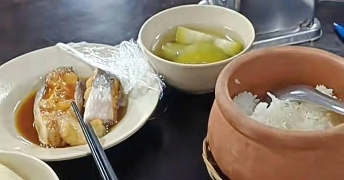 Tài xế chỉ được đãi bữa cơm đạm bạc sau khi đưa...