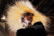 Lady Gaga và mái tóc hình lá cọ