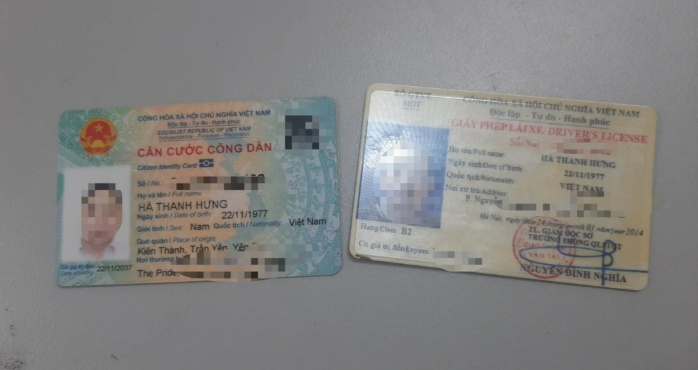 Va chạm giữa 4 ô tô và nhiều xe máy ở Hà Nội: Tài xế xe Santafe gây tai nạn - 7 Va chạm giữa 4 ô tô và nhiều xe máy ở Hà Nội: Tài xế xe Santafe gây tai nạn - 7