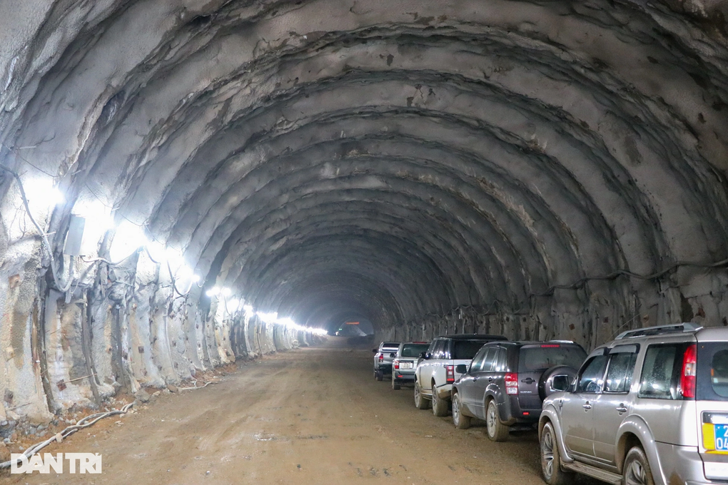 Thông hầm xuyên núi phức tạp nhất cao tốc Bắc - Nam - 3 Thông hầm xuyên núi phức tạp nhất cao tốc Bắc - Nam - 3