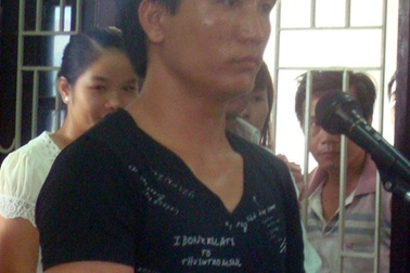 Nước mắt đẫm phiên toà