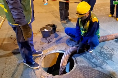 Chia sẻ của những người công nhân dọn cống nước thải