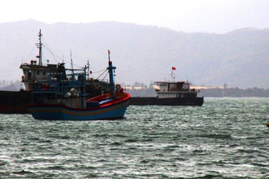 Đề nghị giúp 3 tàu cá Bình Định vào đảo Hải Nam - Trung Quốc tránh gió