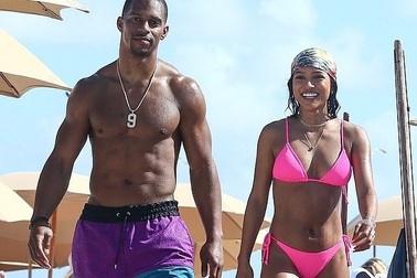 Hot girl gốc Việt Karrueche Tran rực lửa với bikini