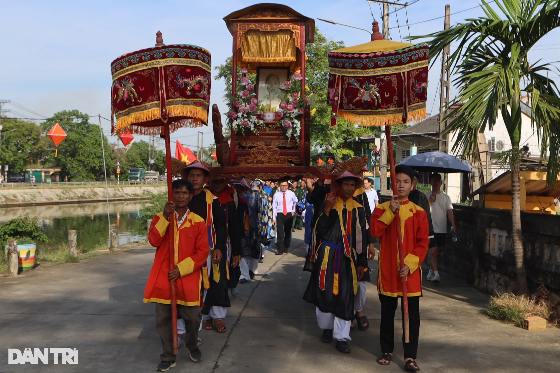 Về nơi Bác Hồ được cha khai tâm bằng hai chữ nhân và nghĩa - 1 Về nơi Bác Hồ được cha khai tâm bằng hai chữ nhân và nghĩa - 1