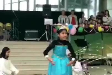 Chết cười với màn trình diễn và minh họa ca khúc “Let it Go” đầy sáng tạo