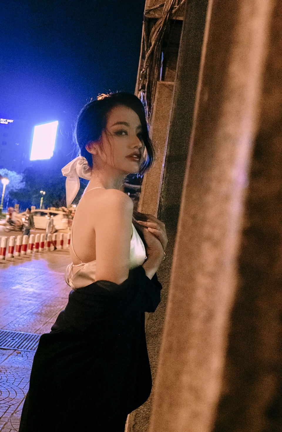 Ông xã Trương Tri Trúc Diễm không khó chịu khi vợ diện trang phục gợi cảm - 3 Ông xã Trương Tri Trúc Diễm không khó chịu khi vợ diện trang phục gợi cảm - 3