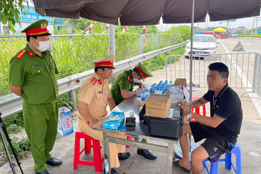 Lái xe đầu kéo trên cao tốc dương tính với ma túy