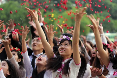 Hoàng Thành, Quốc Tử Giám kín đặc SV chụp kỉ yếu